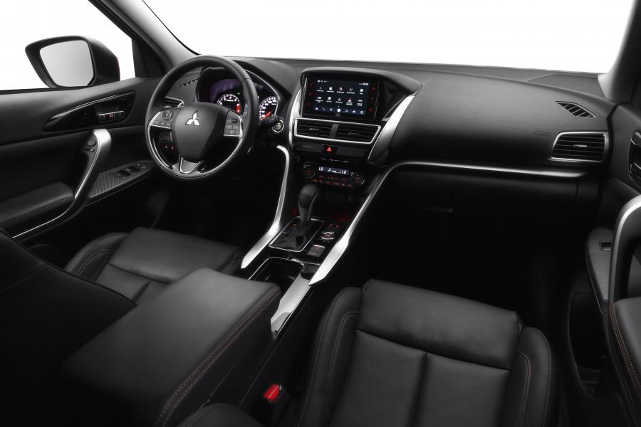 Торпедо Mitsubishi Eclipse Cross Sport 2020 года  (LA) (фото 3 из 7)